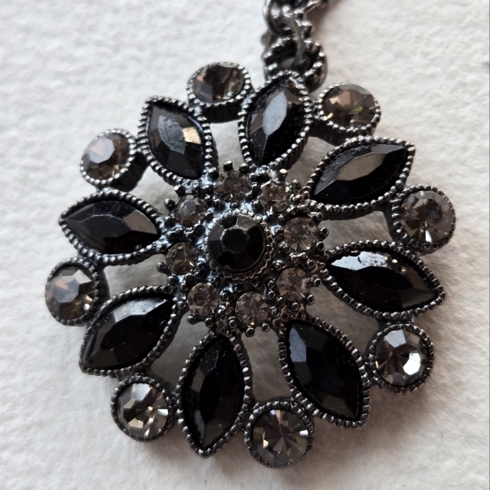 NEW💫Black Diamond Colored Medallion Necklace